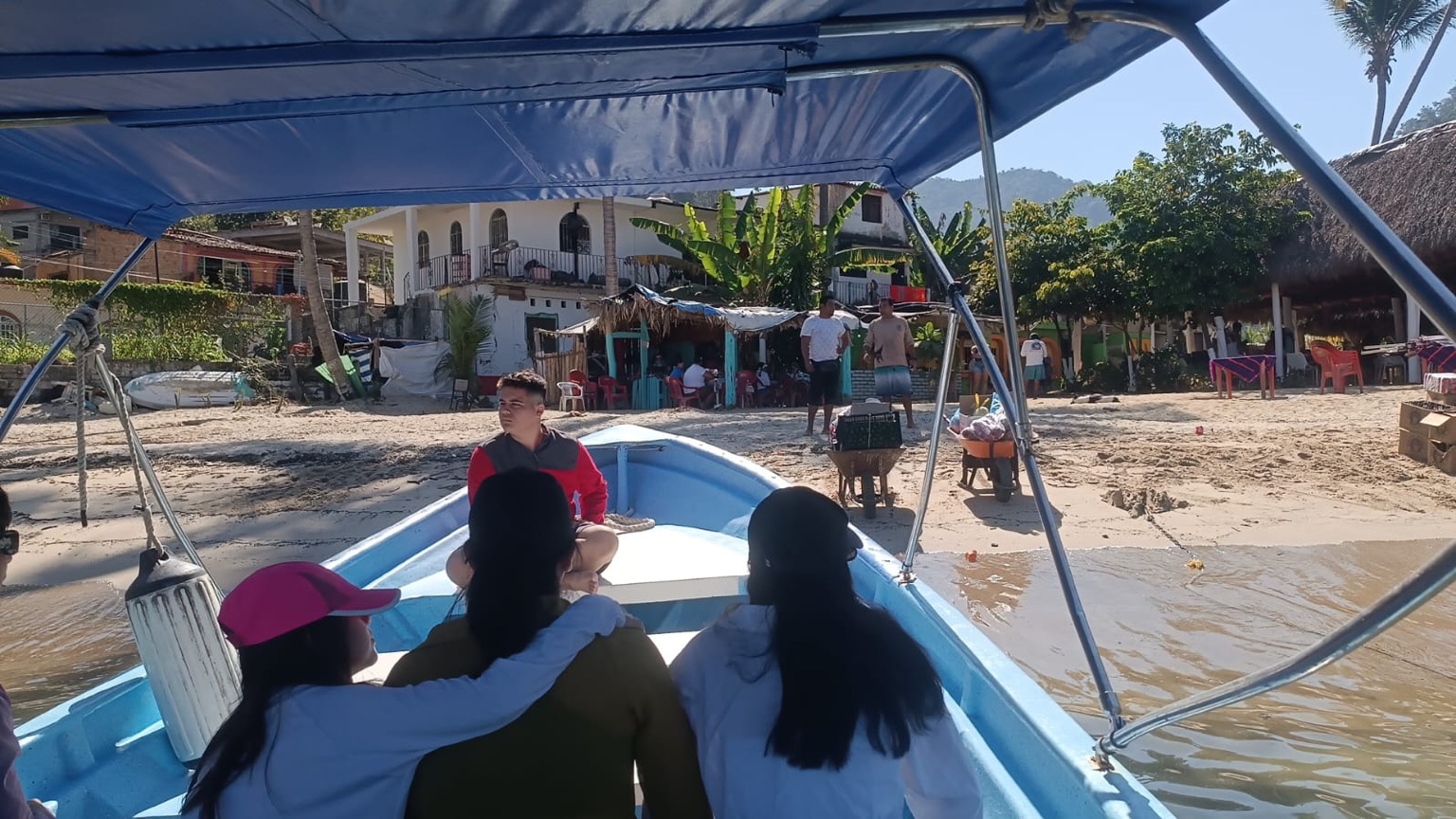 Llegada en lancha